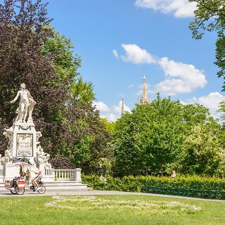 Luxury Suites Liechtenstein Відень Екстер'єр фото